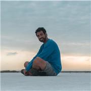 Soy una persona muy flexible y adaptable a la realidad y a los estudiantes. Creo que le brindaré clases a los que serán el futuro del país, por ello consideró que es un honor y a la vez una responsabilidad hacerlo!